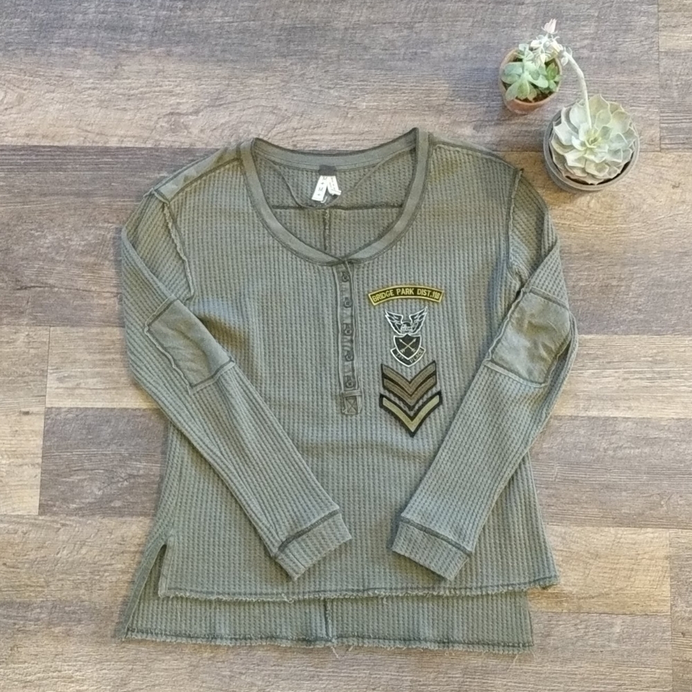 EUC 🔥 Free People Badged Henley - Picture 2 of 3